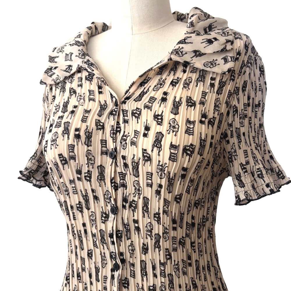 y2k Cathaya Collection Cream Black Chair Print Plisse Pleats Please Style Top M